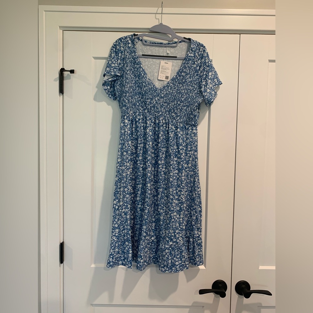 NWT Maternity Smocked Ruffle Sleeve Dress